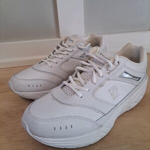 TS Sport White Leather Walking Shoes – Size 9.5